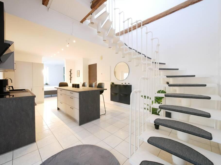 Ferienwohnung 110 M2, Dachterrasse, Kueche, Zentral, Ruhige Lage Paderborn Exterior foto