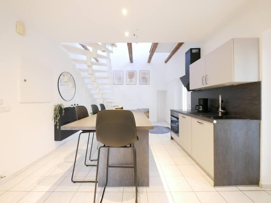 Ferienwohnung 110 M2, Dachterrasse, Kueche, Zentral, Ruhige Lage Paderborn Exterior foto